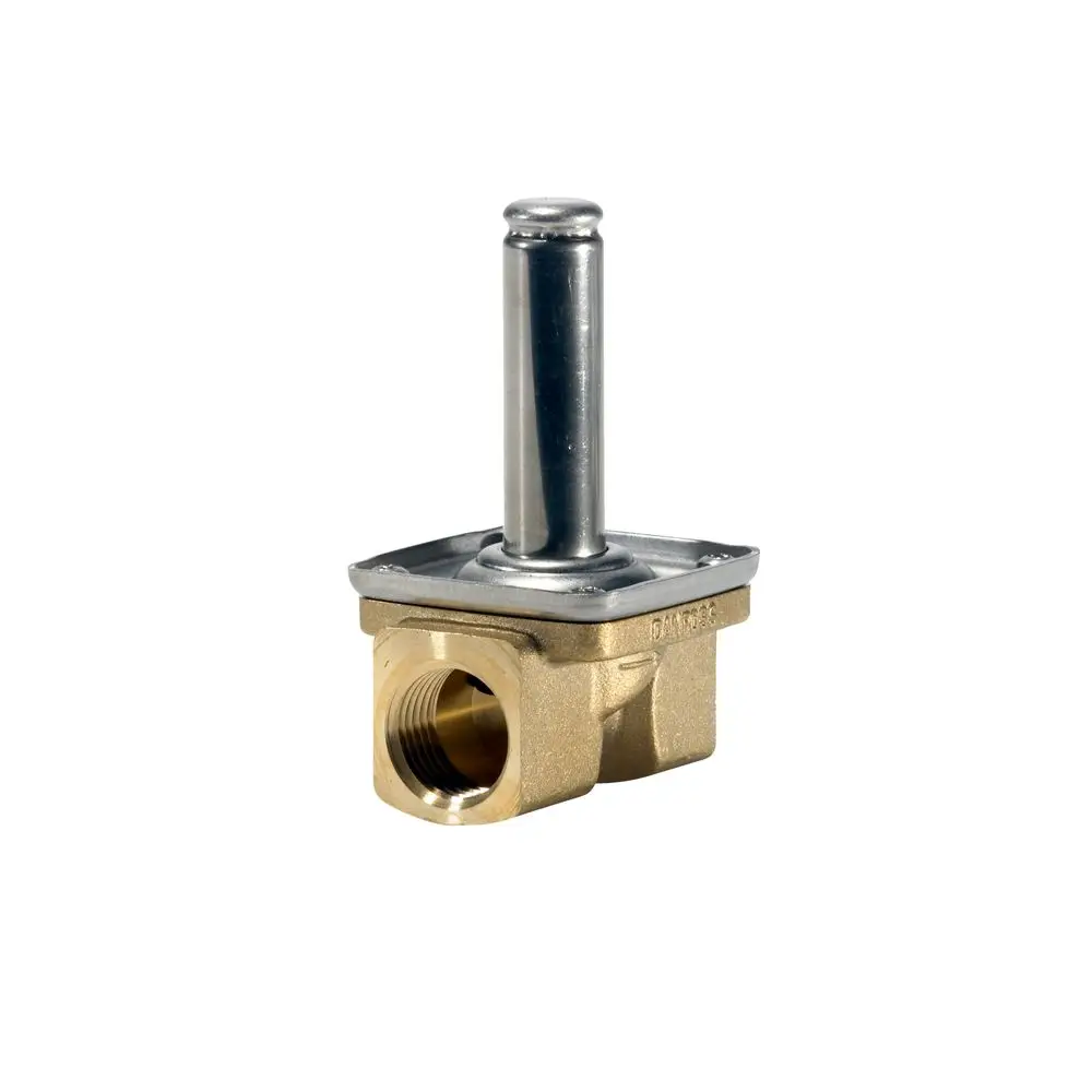 Danfoss Magnetventil mit einem Metallgehäuse und einer vertikalen Betätigung. Die Anschlussseite ist mit einem Gewinde ausgestattet.